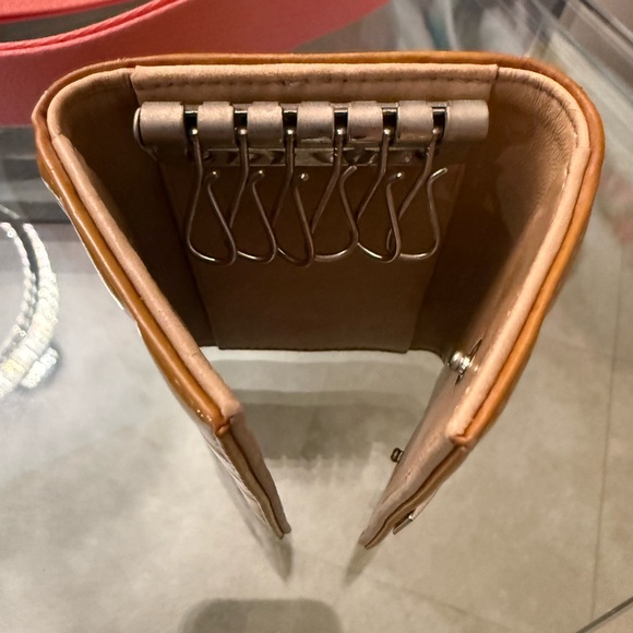 CHANEL Tan Quilted Wallet - Picture 8 of 8